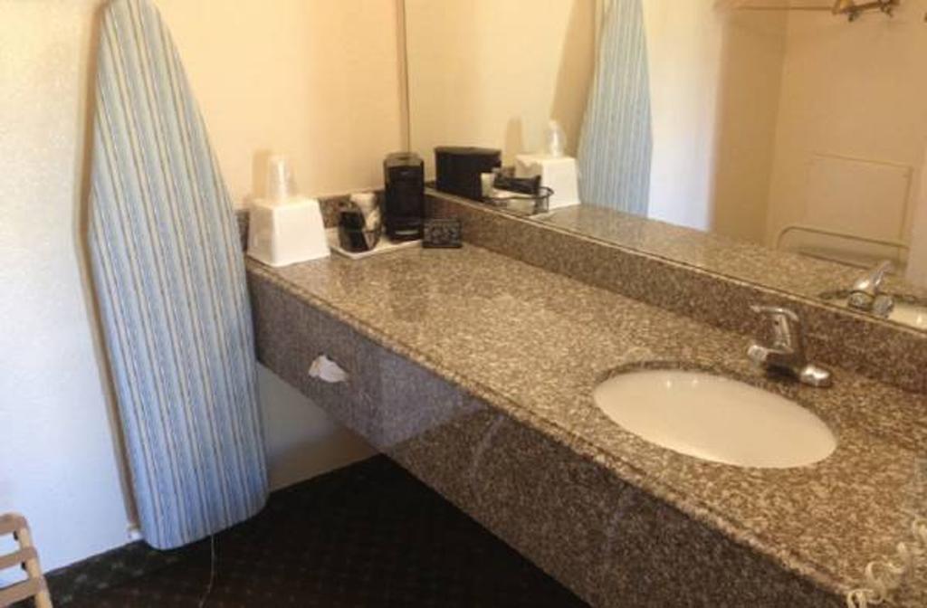 Days Inn By Wyndham San Marcos Zewnętrze zdjęcie